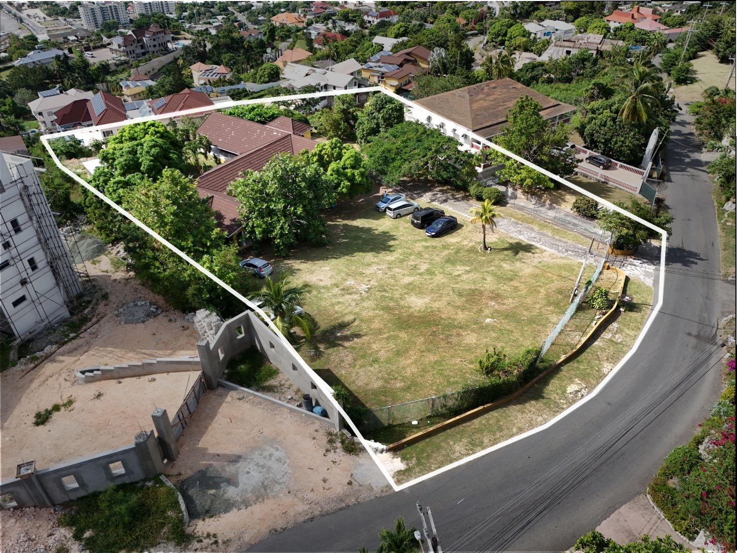 Elegant-5-Bedroom-House-for-Sale-on-Montclair-Drive-Beverly-St.-Andrew-Jamaica Seventh image of Montclair Drive, Beverly in Kingston 6, St. Andrew, Jamaica - property is For Sale