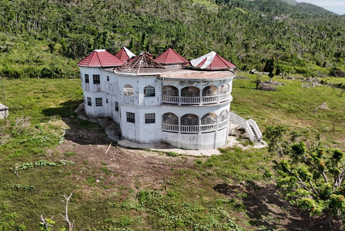 Second image of Robin's River in Robins River, Westmoreland, Jamaica - property is For Sale