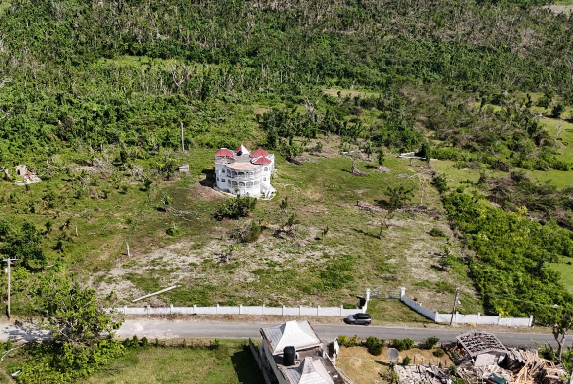 Third image of Robin's River in Robins River, Westmoreland, Jamaica - property is For Sale