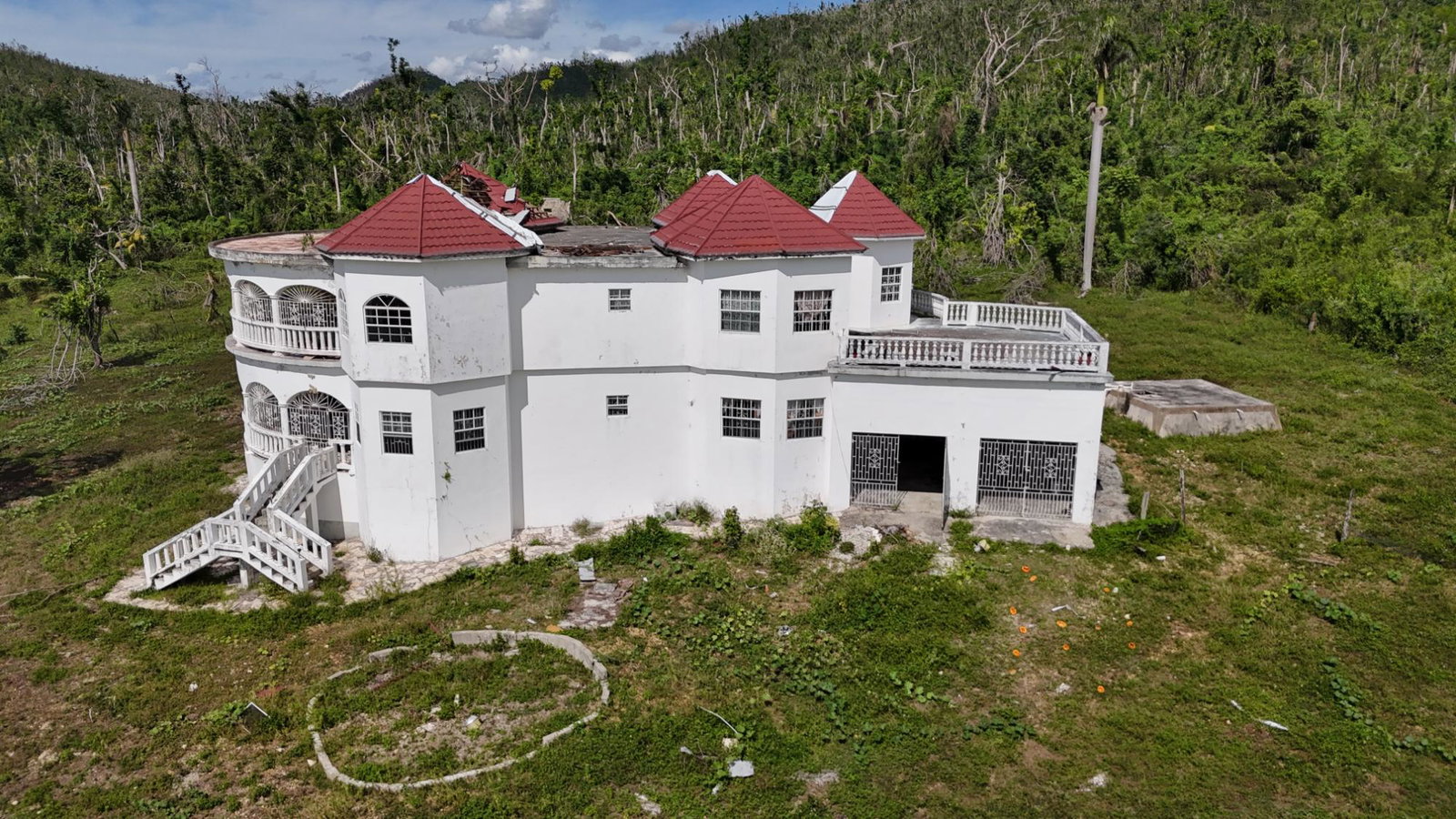 Fixer-Upper-House-for-Sale-on-15-Acres-in-Robins-River-Westmoreland-Jamaica Fifth image of Robin's River in Robins River, Westmoreland, Jamaica - property is For Sale