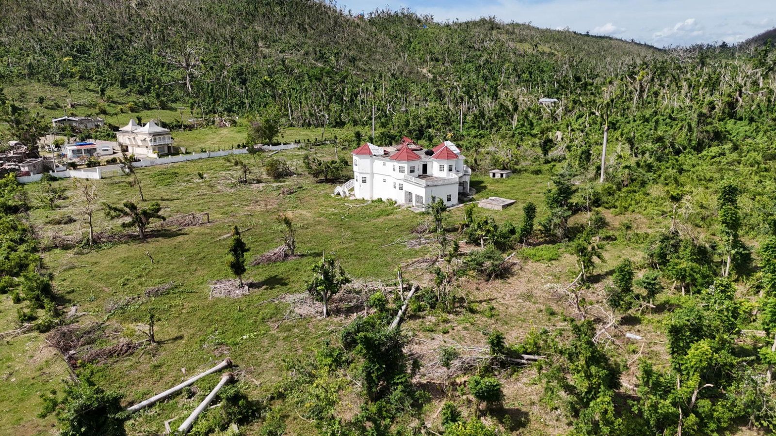 Fixer-Upper-House-for-Sale-on-15-Acres-in-Robins-River-Westmoreland-Jamaica Seventh image of Robin's River in Robins River, Westmoreland, Jamaica - property is For Sale