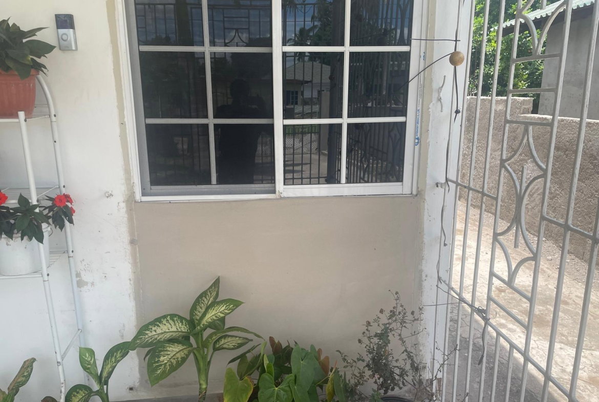 Seventh image of Donald Blvd in May Pen, Clarendon, Jamaica - property is For Rent