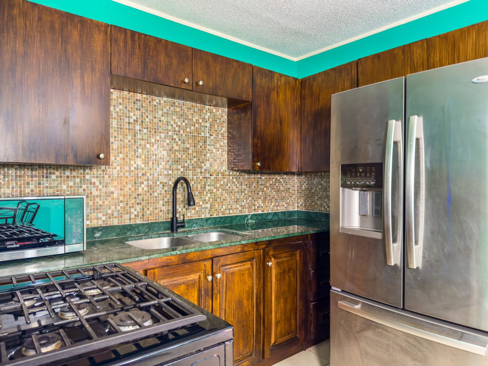 Fully-Furnished-2-Bed-2.5-Bath-End-Unit-Townhouse-For-Sale-in-Portmore-Country-Club-St.-Catherine Twelfth image of Lot 100 Portmore Country Club in Portmore Country Club, St. Catherine, Jamaica - property is For Sale