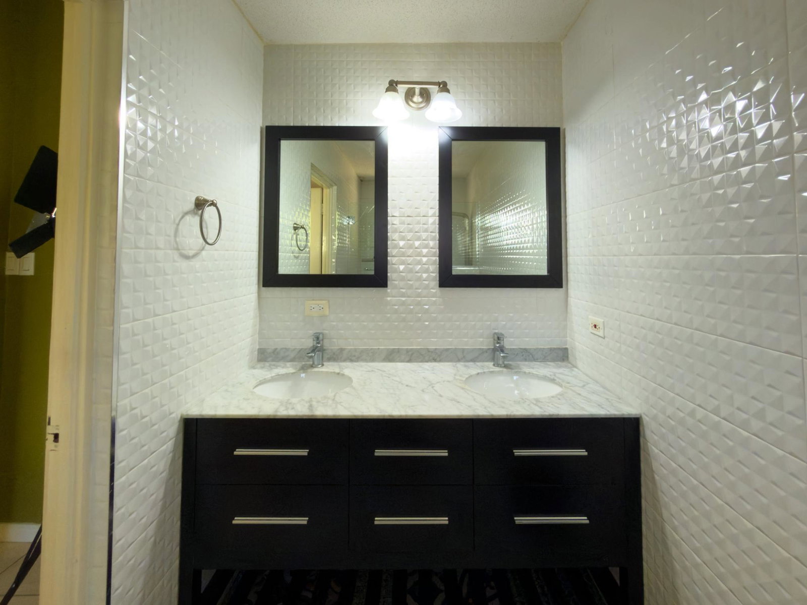 Fully-Furnished-2-Bed-2.5-Bath-End-Unit-Townhouse-For-Sale-in-Portmore-Country-Club-St.-Catherine Twenty-First image of Lot 100 Portmore Country Club in Portmore Country Club, St. Catherine, Jamaica - property is For Sale