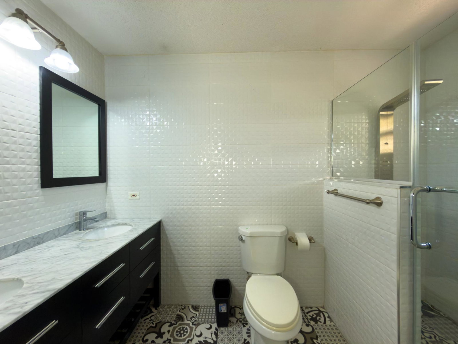 Fully-Furnished-2-Bed-2.5-Bath-End-Unit-Townhouse-For-Sale-in-Portmore-Country-Club-St.-Catherine Twenty-Third image of Lot 100 Portmore Country Club in Portmore Country Club, St. Catherine, Jamaica - property is For Sale