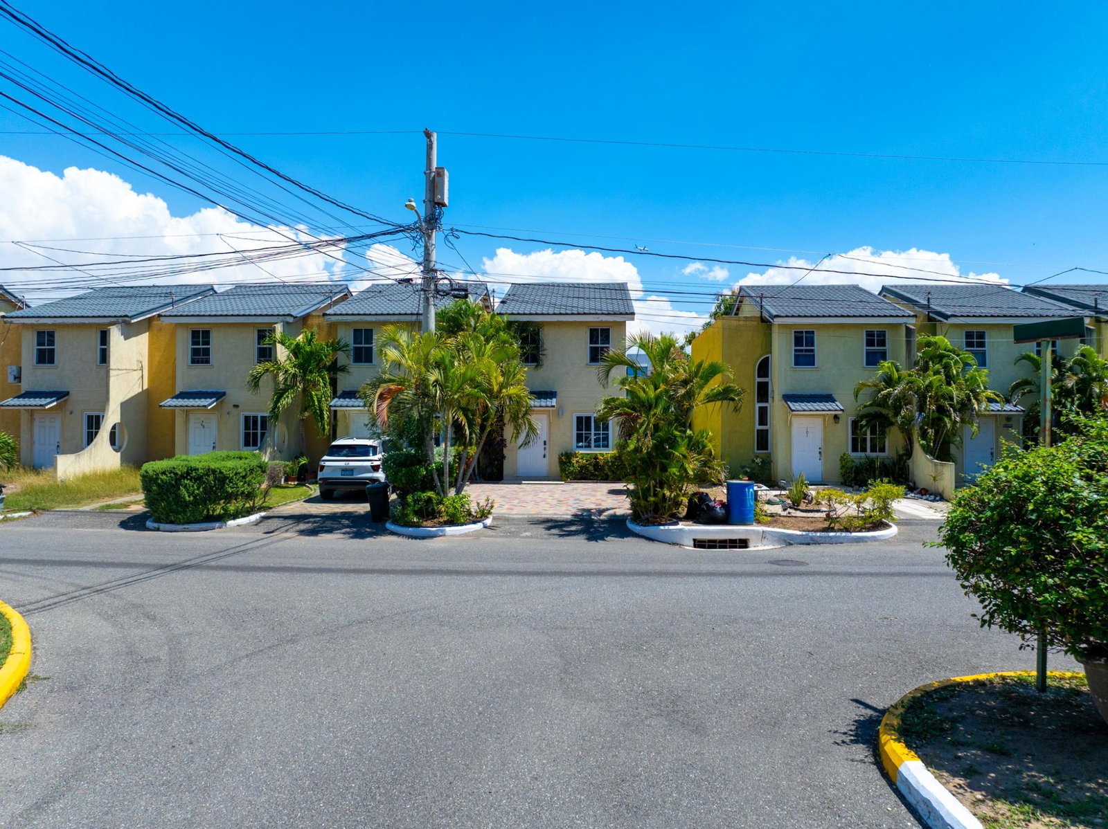 Fully-Furnished-2-Bed-2.5-Bath-End-Unit-Townhouse-For-Sale-in-Portmore-Country-Club-St.-Catherine Twenty-Eighth image of Lot 100 Portmore Country Club in Portmore Country Club, St. Catherine, Jamaica - property is For Sale