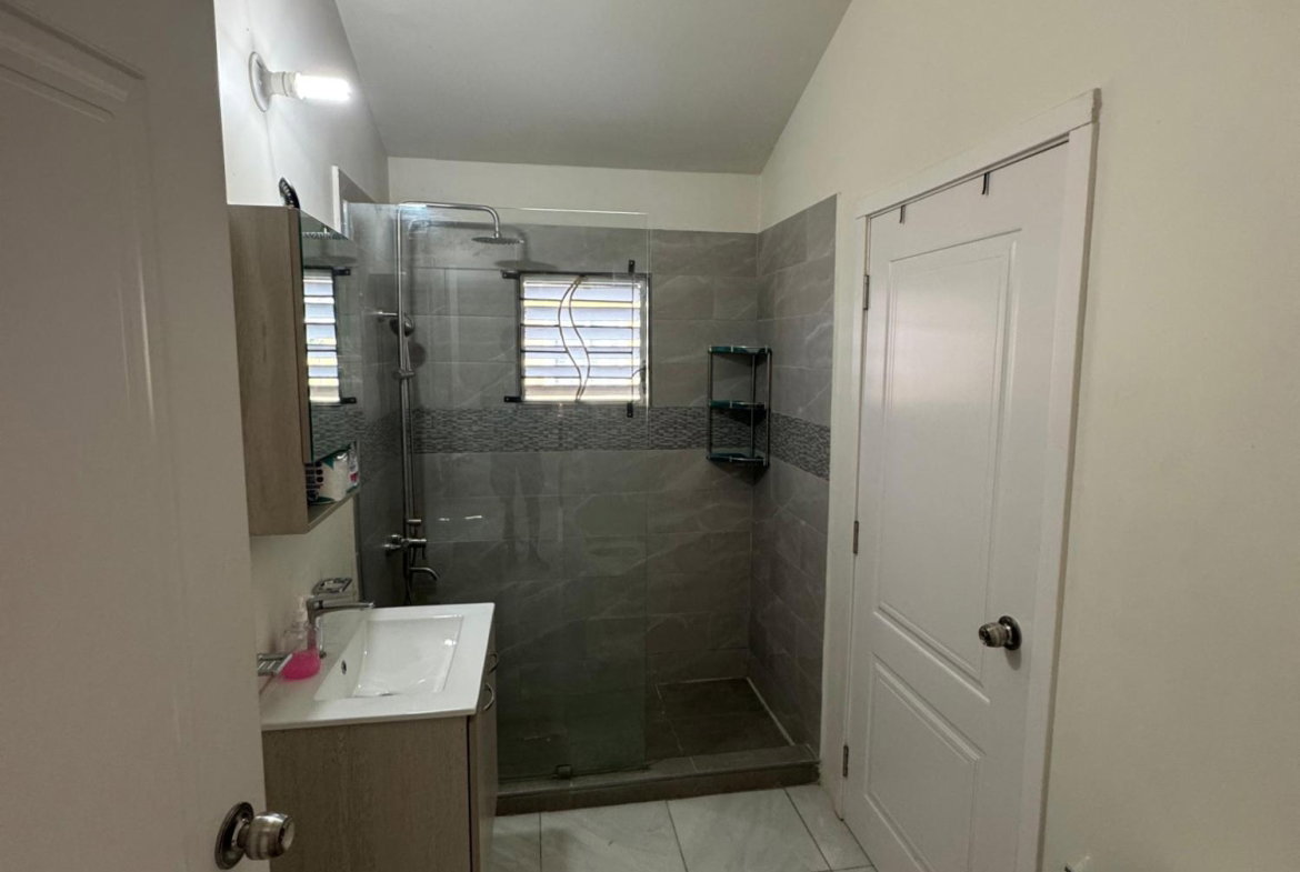 Thirteenth image of 1687 Seaside Circle, Phoenix v in Bernard Lodge, St. Catherine, Jamaica - property is For Rent