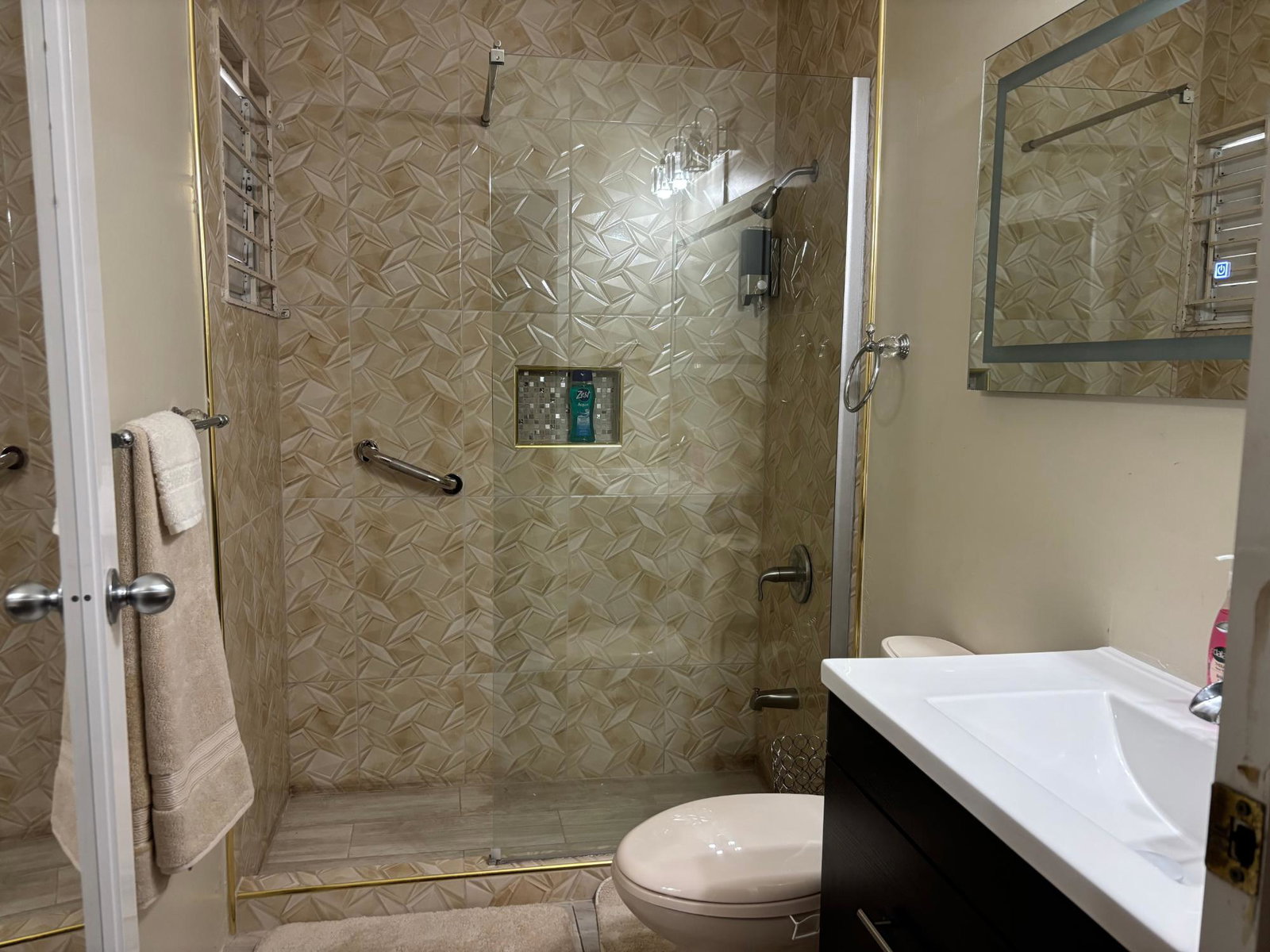 Ninth image of Merrivale Close in Kingston 8, St. Andrew, Jamaica - property is For Rent