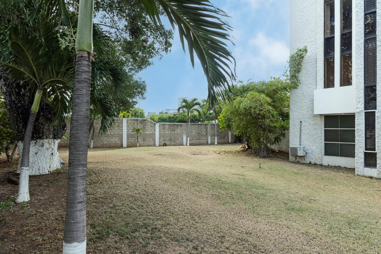 Tenth image of 2-3 Renfrew Road in Kingston 5, St. Andrew, Jamaica - property is For Rent