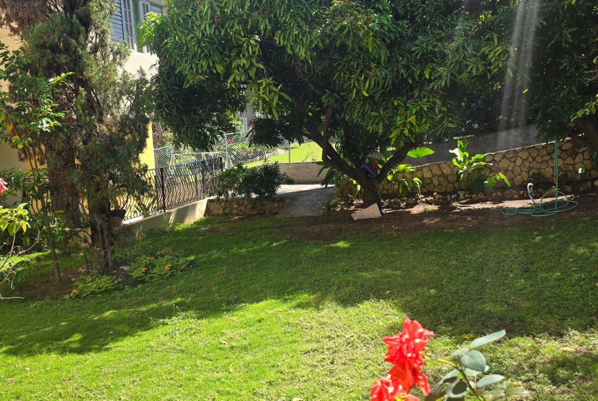 Fifteenth image of 10 Weycliffe Close in Kingston 6, St. Andrew, Jamaica - property is For Rent