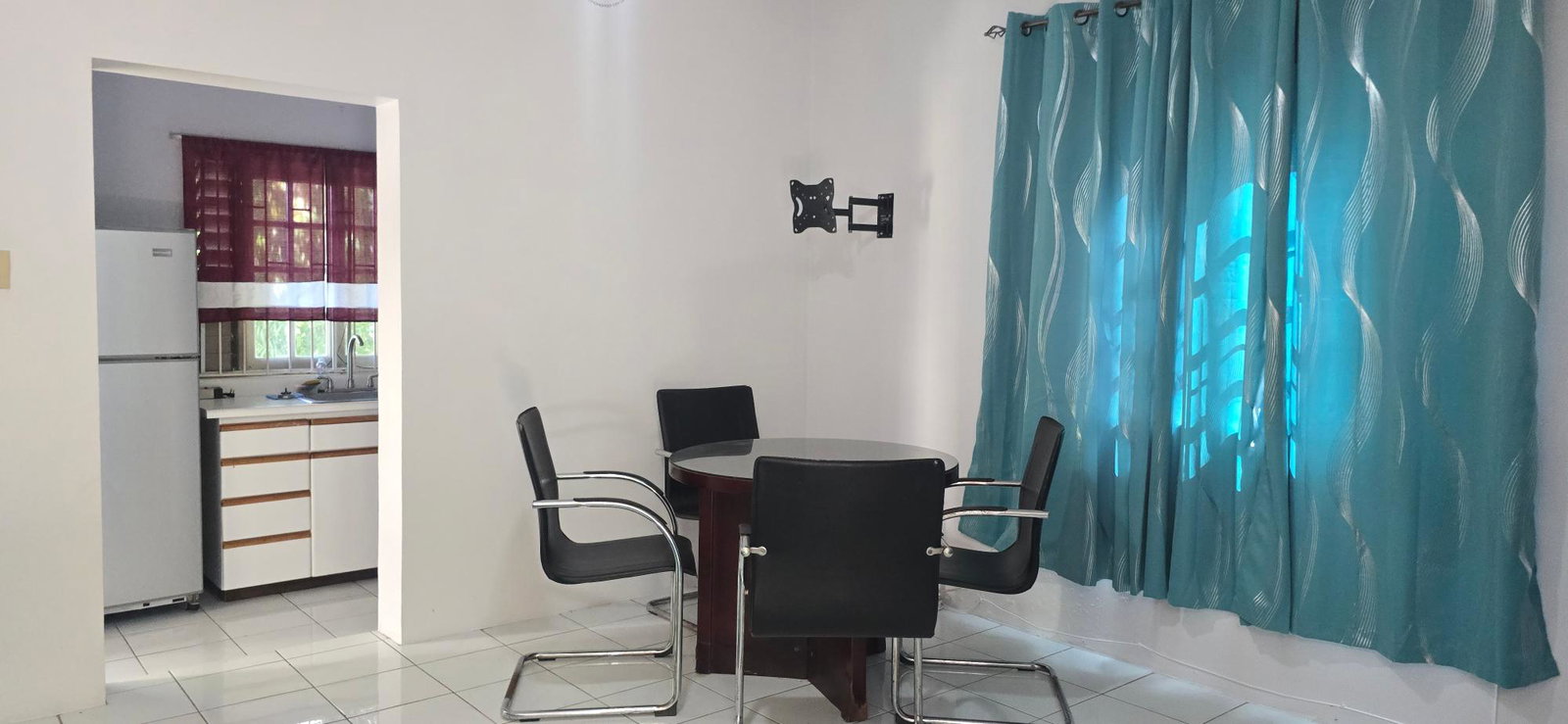 Third image of 10 Weycliffe Close in Kingston 6, St. Andrew, Jamaica - property is For Rent