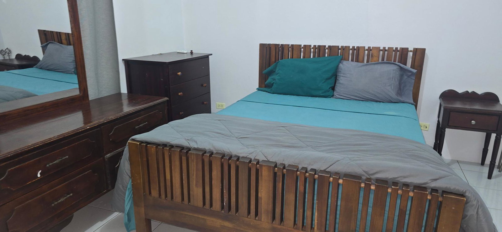 Seventh image of 10 Weycliffe Close in Kingston 6, St. Andrew, Jamaica - property is For Rent