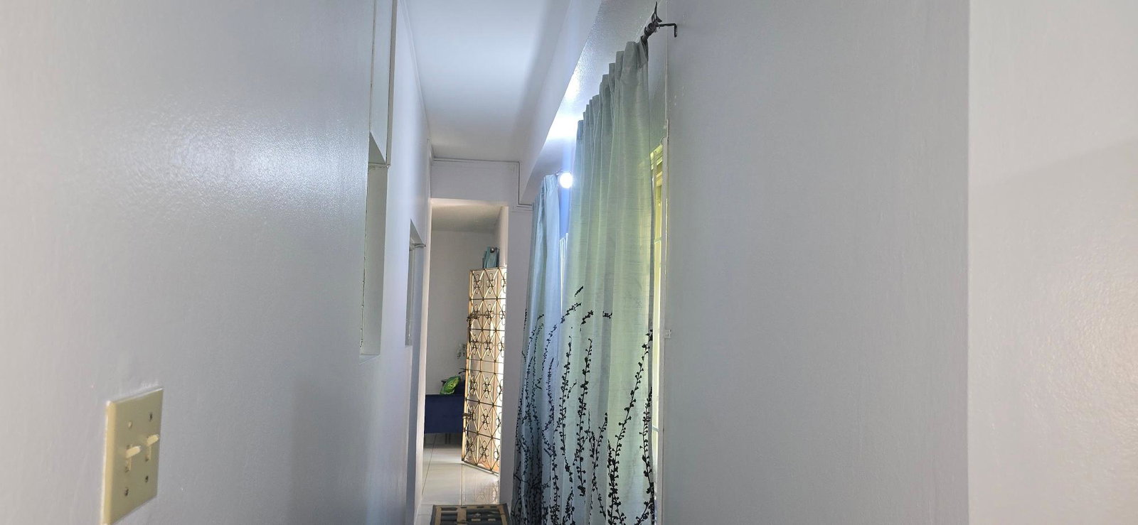 Ninth image of 10 Weycliffe Close in Kingston 6, St. Andrew, Jamaica - property is For Rent