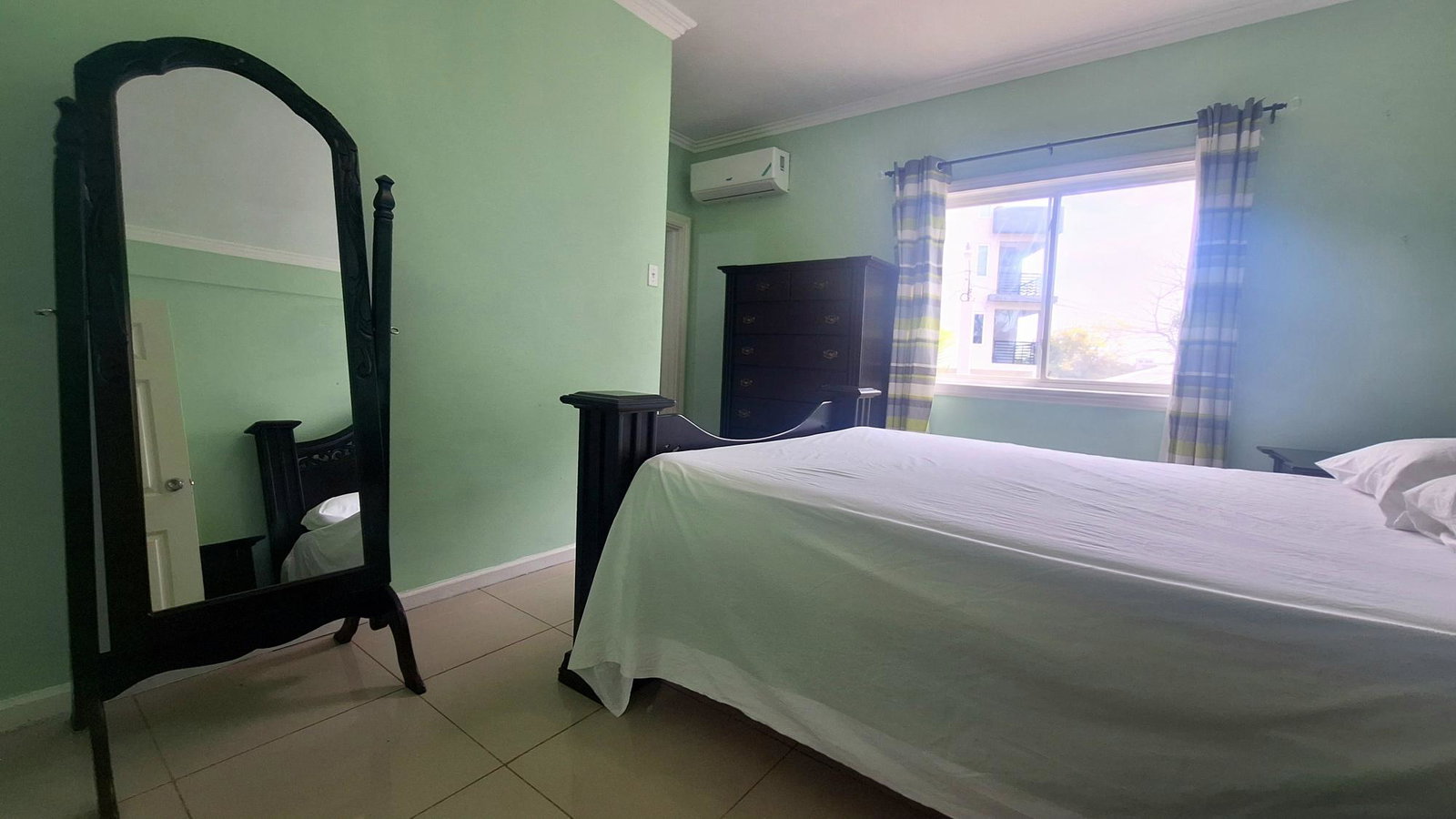 Tenth image of 10-54 Chevy Chase in Kingston 19, St. Andrew, Jamaica - property is For Rent