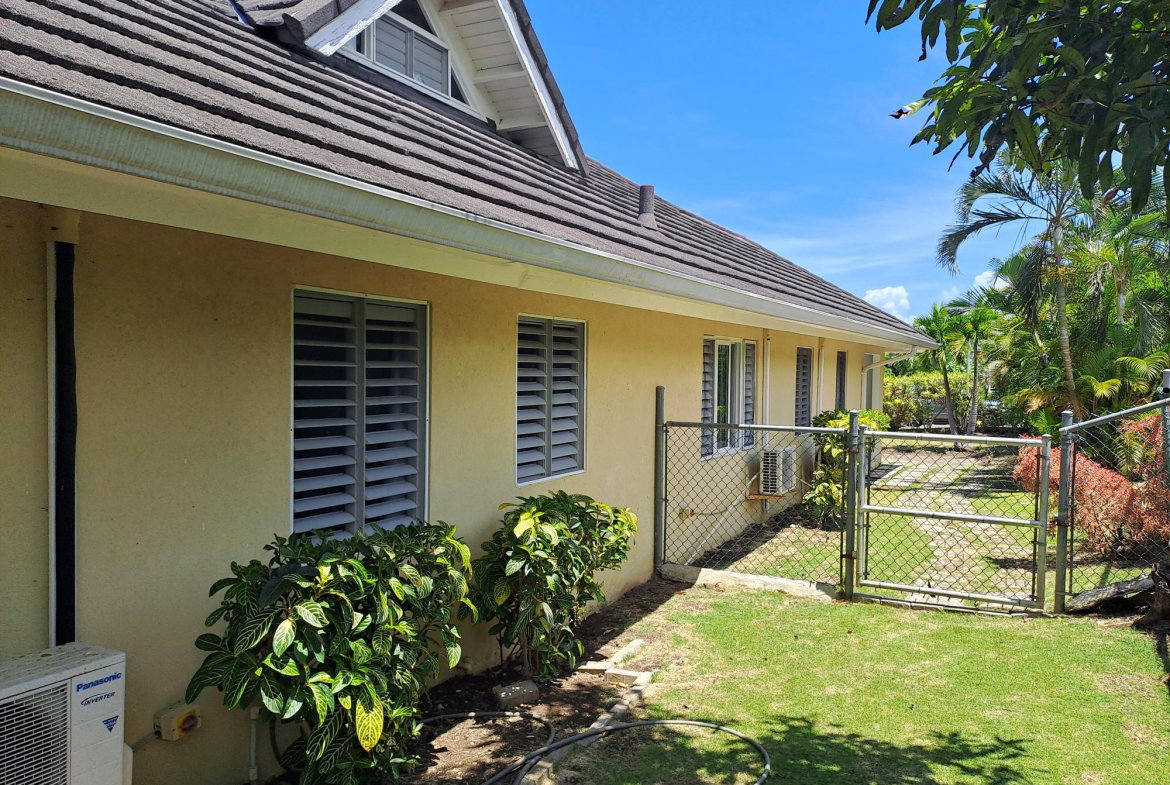 Seventeenth image of 210 Pimento Avenue in Richmond, St. Ann, Jamaica - property is For Rent