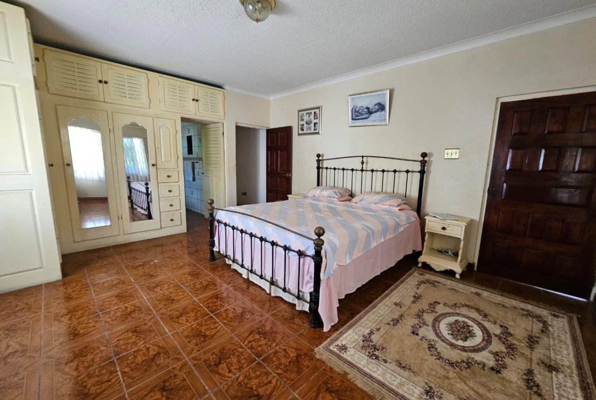 Eleventh image of Scotts Crescent in Green Park, Clarendon, Jamaica - property is For Sale