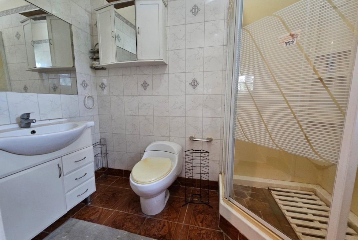 Twelfth image of Scotts Crescent in Green Park, Clarendon, Jamaica - property is For Sale