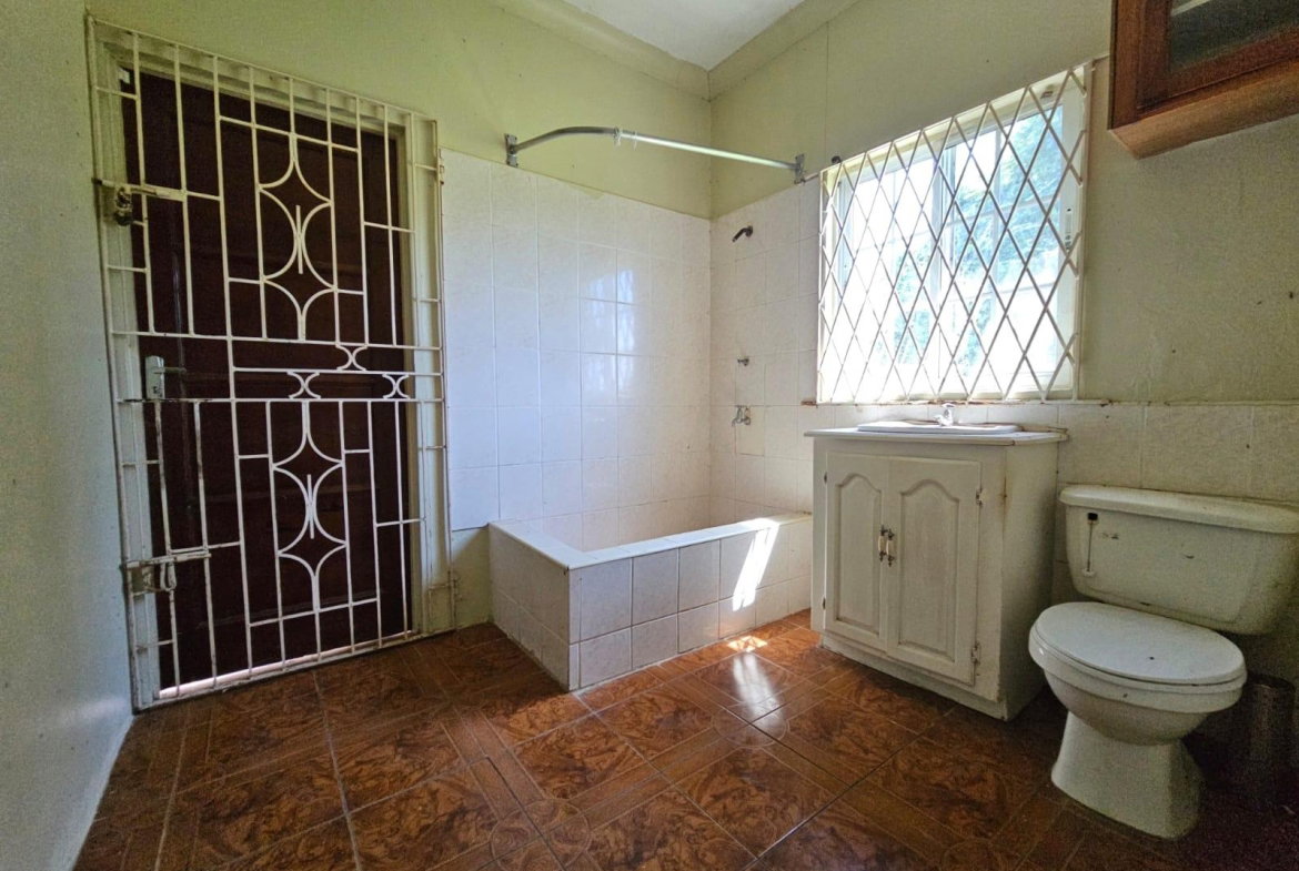 Thirteenth image of Scotts Crescent in Green Park, Clarendon, Jamaica - property is For Sale