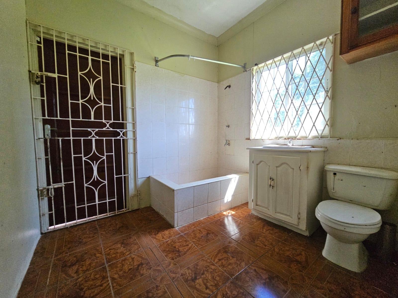 Thirteenth image of Scotts Crescent in Green Park, Clarendon, Jamaica - property is For Sale