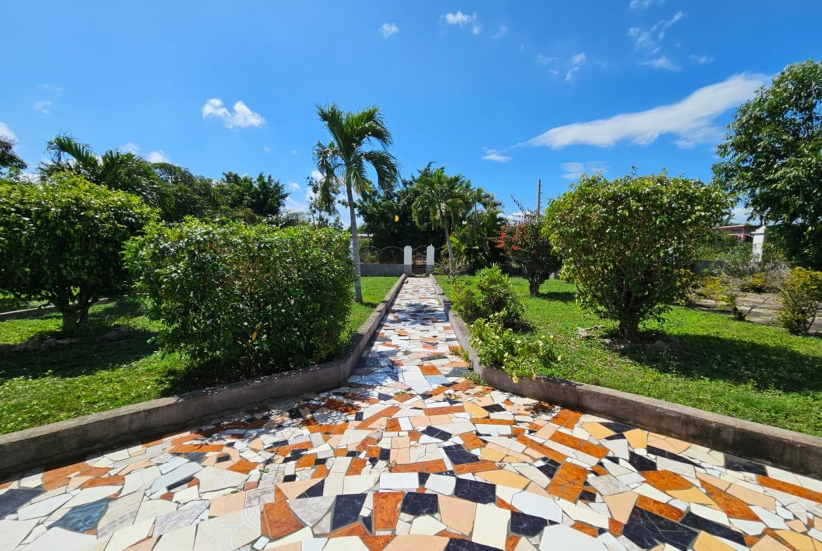 Sixteenth image of Scotts Crescent in Green Park, Clarendon, Jamaica - property is For Sale