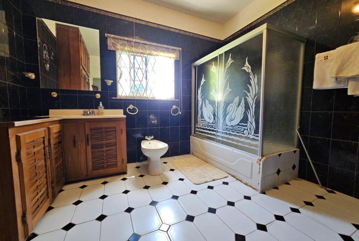 Eighth image of Scotts Crescent in Green Park, Clarendon, Jamaica - property is For Sale