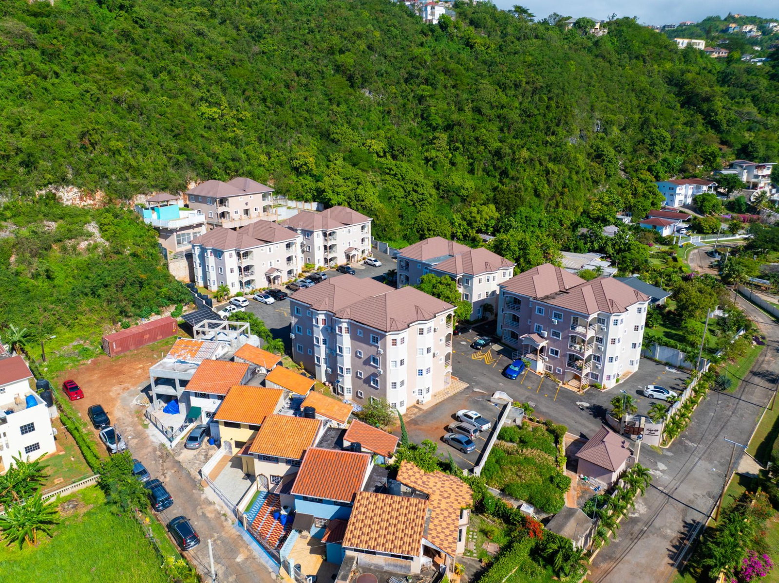 Immaculate-2-Bed-Apartment-for-Sale-in-Forest-Hill-Court-Red-Hills-Kingston Third image of 18 Mayfair Avenue in Red Hills, St. Andrew, Jamaica - property is For Sale