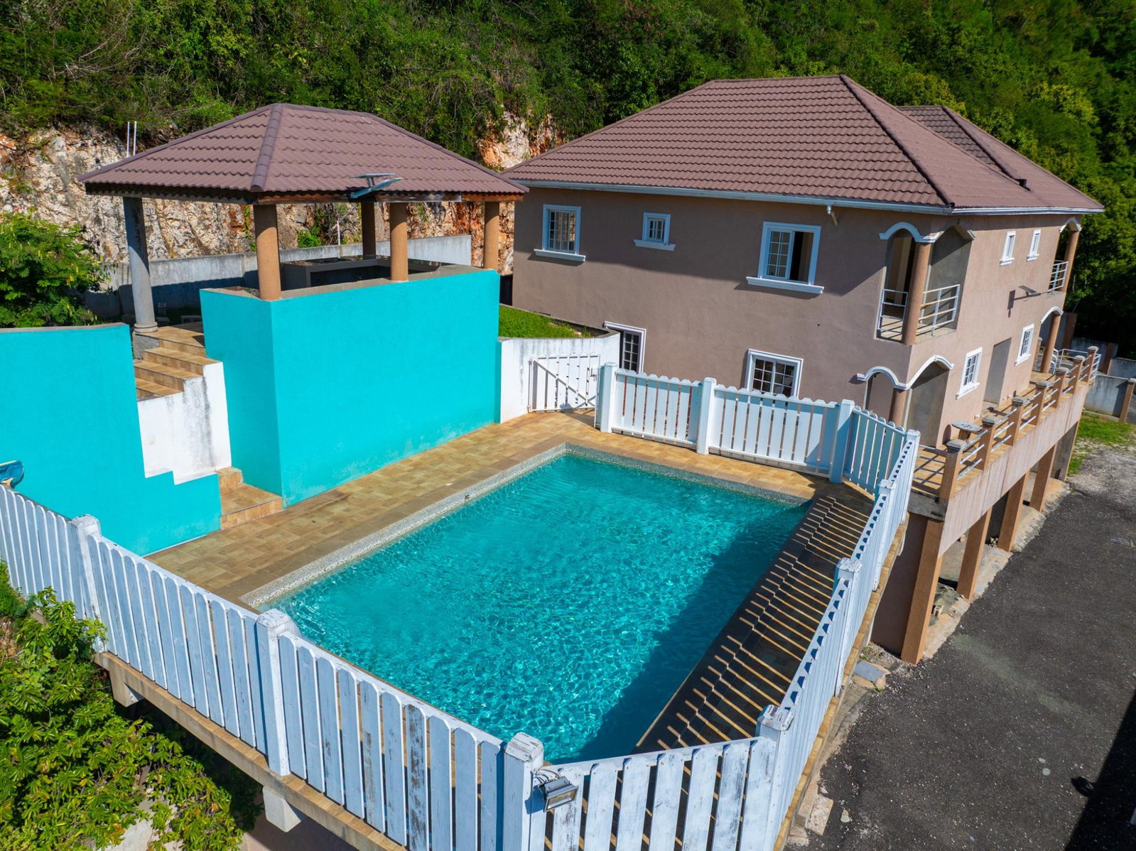 Immaculate-2-Bed-Apartment-for-Sale-in-Forest-Hill-Court-Red-Hills-Kingston Twenty-Eighth image of 18 Mayfair Avenue in Red Hills, St. Andrew, Jamaica - property is For Sale
