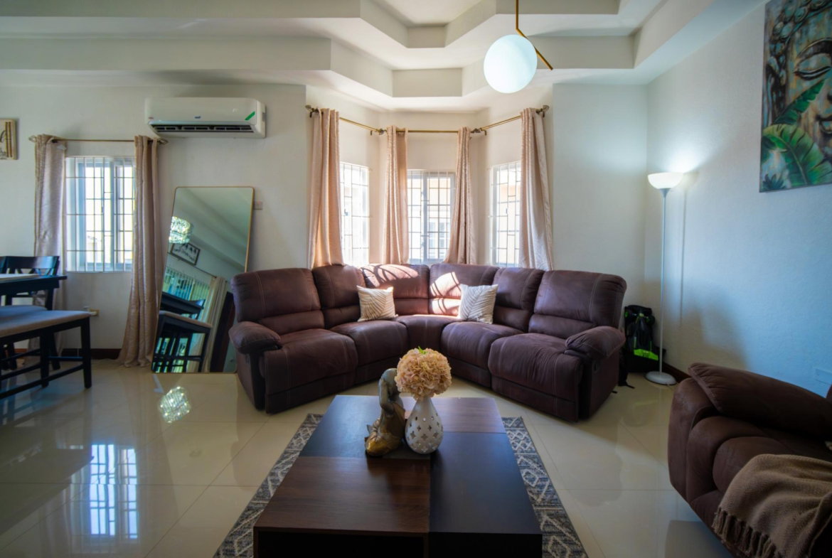 Seventh image of 18 Mayfair Avenue in Red Hills, St. Andrew, Jamaica - property is For Sale