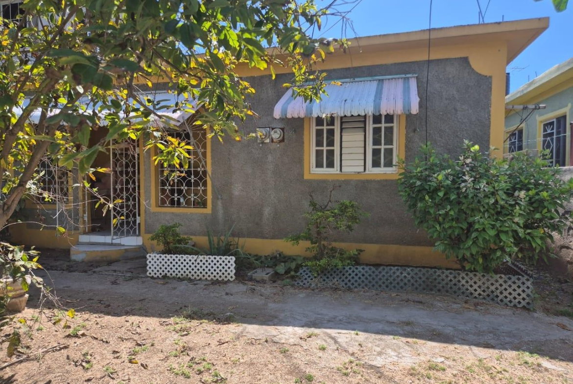 First image of 379 3 West Greater Portmore in Greater Portmore, St. Catherine, Jamaica - property is For Sale