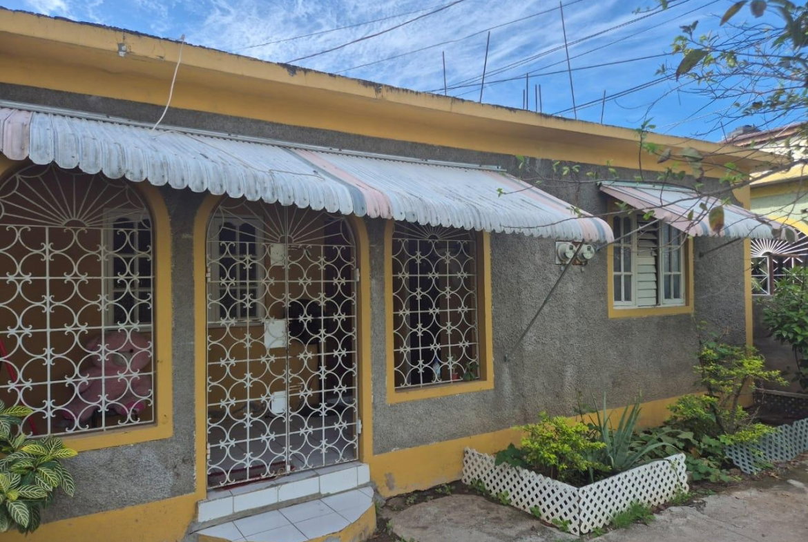 Third image of 379 3 West Greater Portmore in Greater Portmore, St. Catherine, Jamaica - property is For Sale