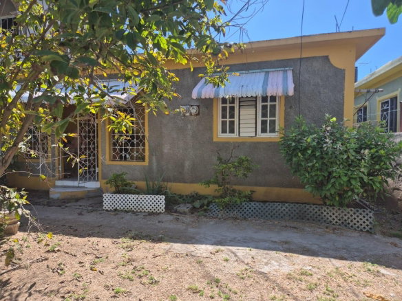 First image of 379 3 West Greater Portmore in Greater Portmore, St. Catherine, Jamaica - property is For Sale