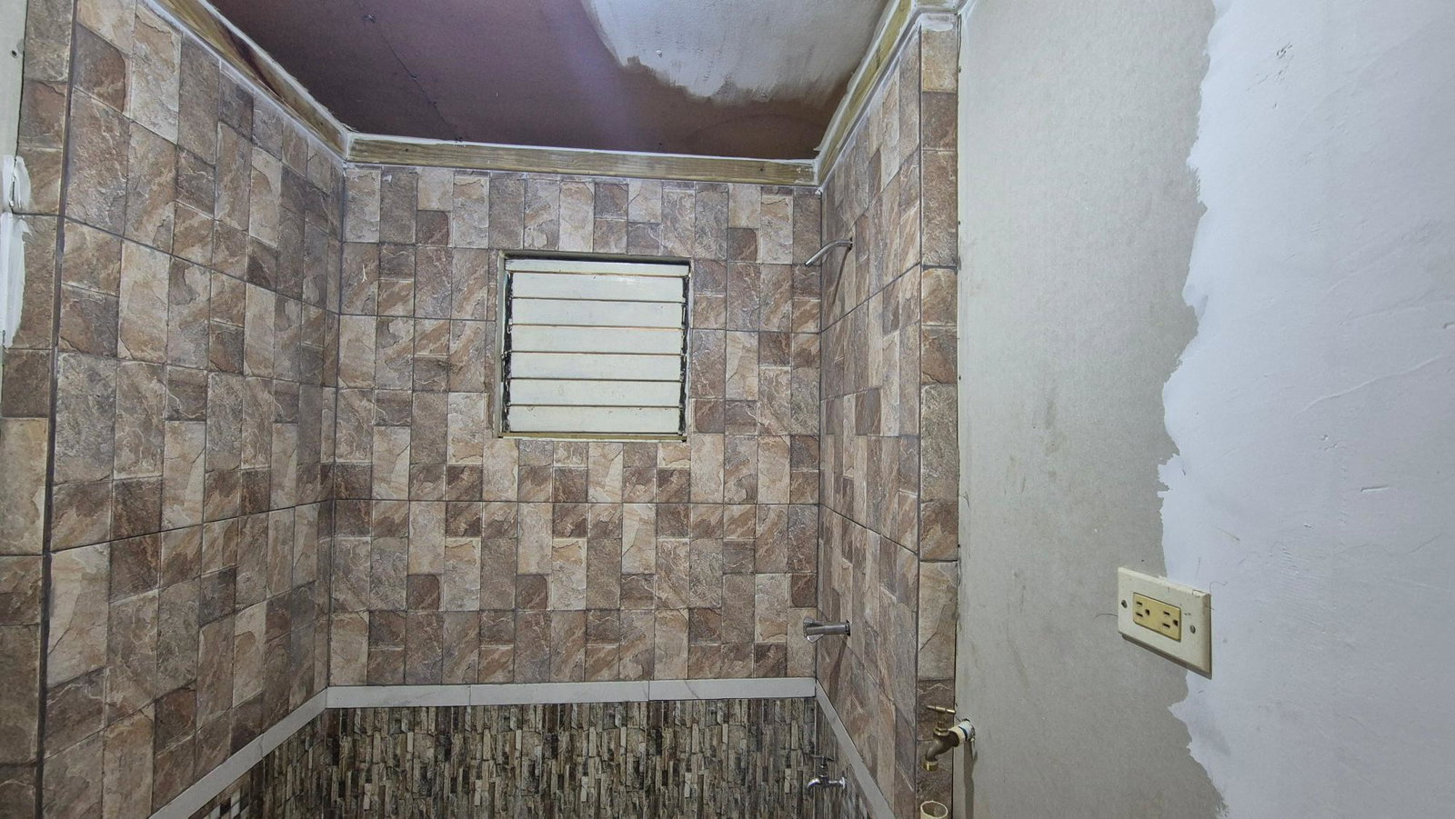 Fourteenth image of 333 Coconut Crescent, Clifton in Bernard Lodge, St. Catherine, Jamaica - property is For Sale