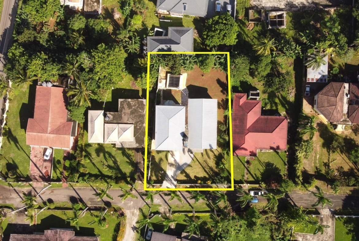 Twenty-First image of 5 Hampton Court in Mandeville, Manchester, Jamaica - property is For Sale