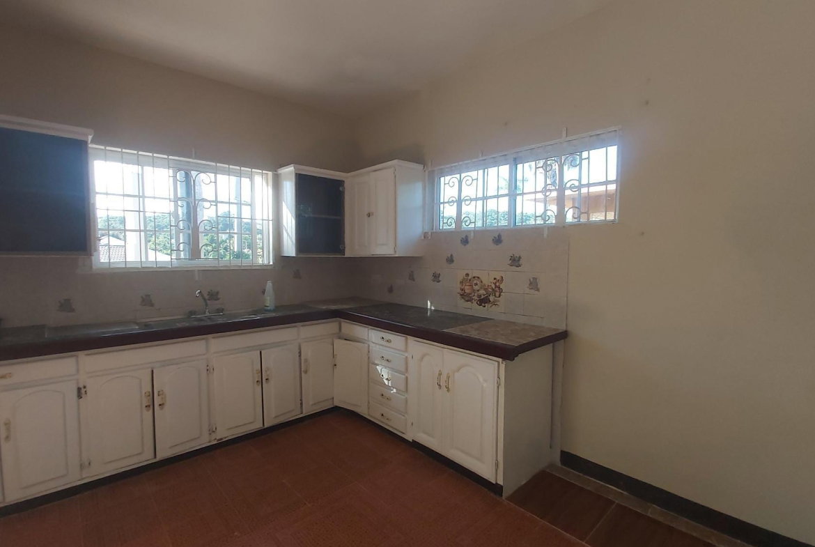 Fifth image of 5 Hampton Court in Mandeville, Manchester, Jamaica - property is For Sale