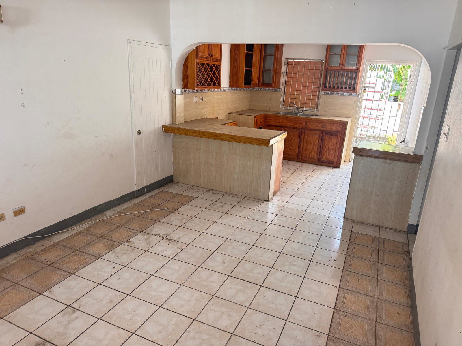 Investment-Property-for-Sale-in-Montego-Bay-St.-James-–-23-Princess-Street Fourth image of 23 Princess Street in Montego Bay, St. James, Jamaica - property is For Sale