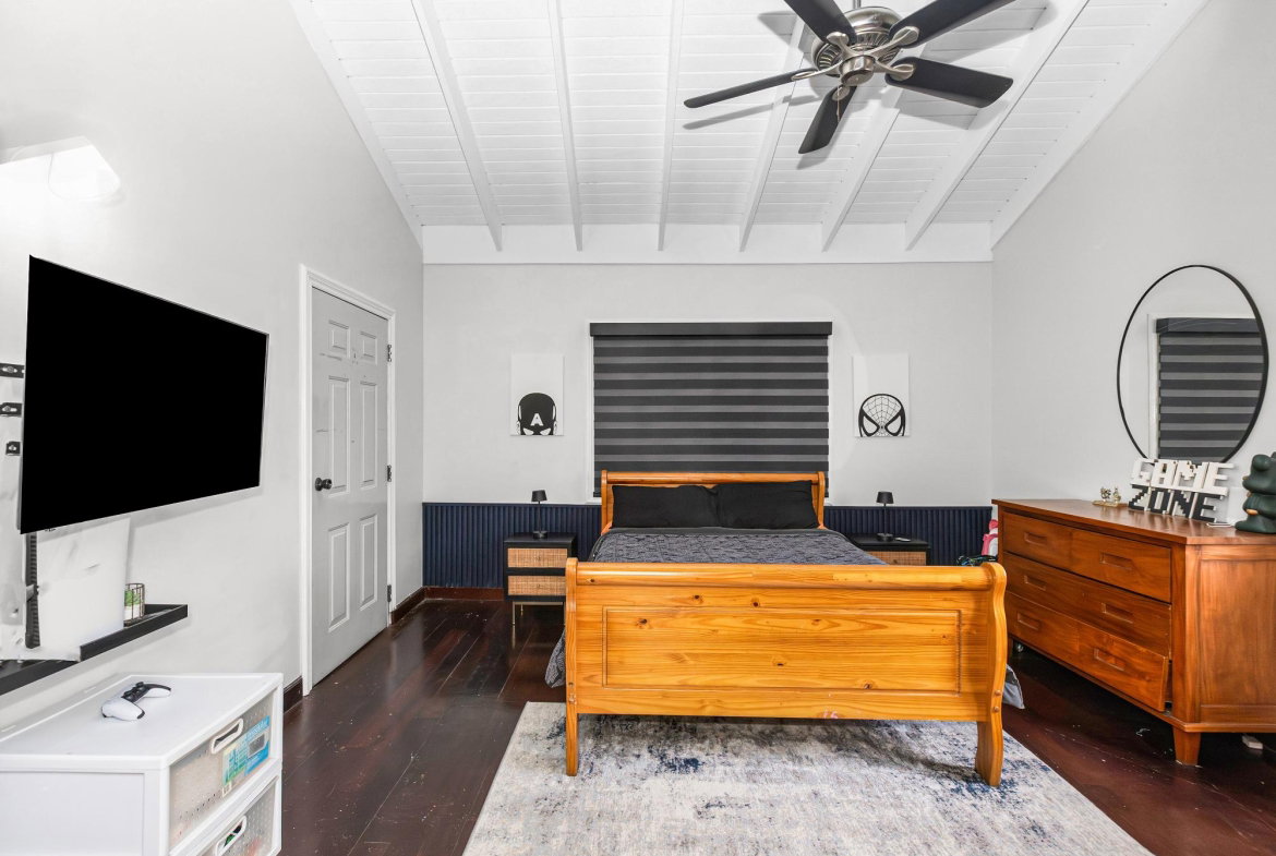 Eleventh image of 16-13 Norbrook Crescent in Kingston 8, St. Andrew, Jamaica - property is For Sale