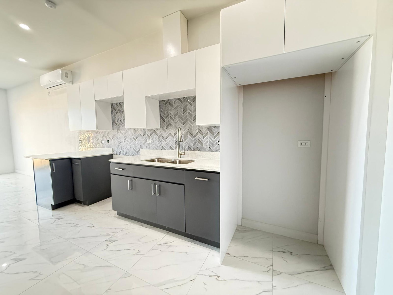 Fourth image of 310-22 Wellington Drive in Kingston 6, St. Andrew, Jamaica - property is For Rent