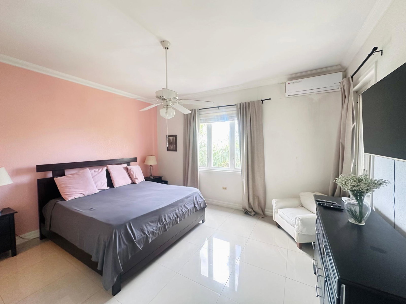Luxury-3-Bed-Penthouse-for-Sale-at-Grand-Oaks-Paddington-Terrace-St.-Andrew-Jamaica Fourteenth image of 13a-21 Paddington Terrace in Kingston 6, St. Andrew, Jamaica - property is For Sale