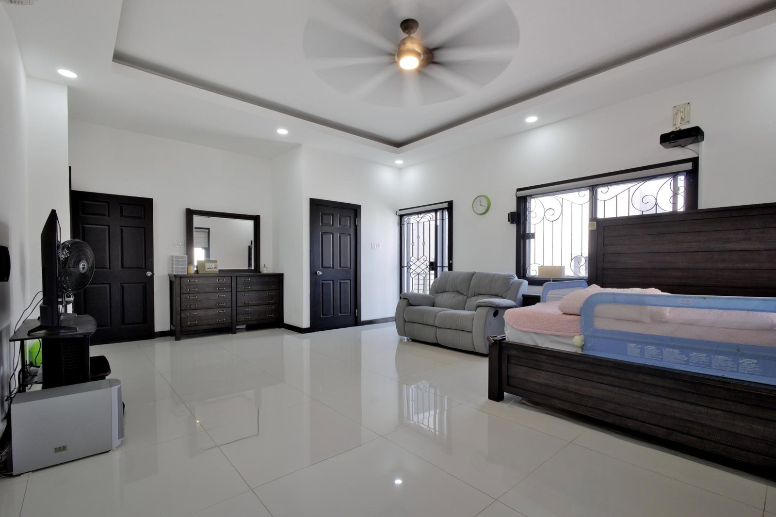 Luxury-3-Bedroom-Apartment-for-Sale-in-Kingston-8-Jamaica-16-16-Russell-Heights Twelfth image of 16-16 Russell Heights in Kingston 8, St. Andrew, Jamaica - property is For Sale