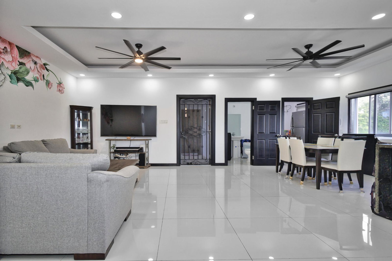 Luxury-3-Bedroom-Apartment-for-Sale-in-Kingston-8-Jamaica-16-16-Russell-Heights Thirteenth image of 16-16 Russell Heights in Kingston 8, St. Andrew, Jamaica - property is For Sale