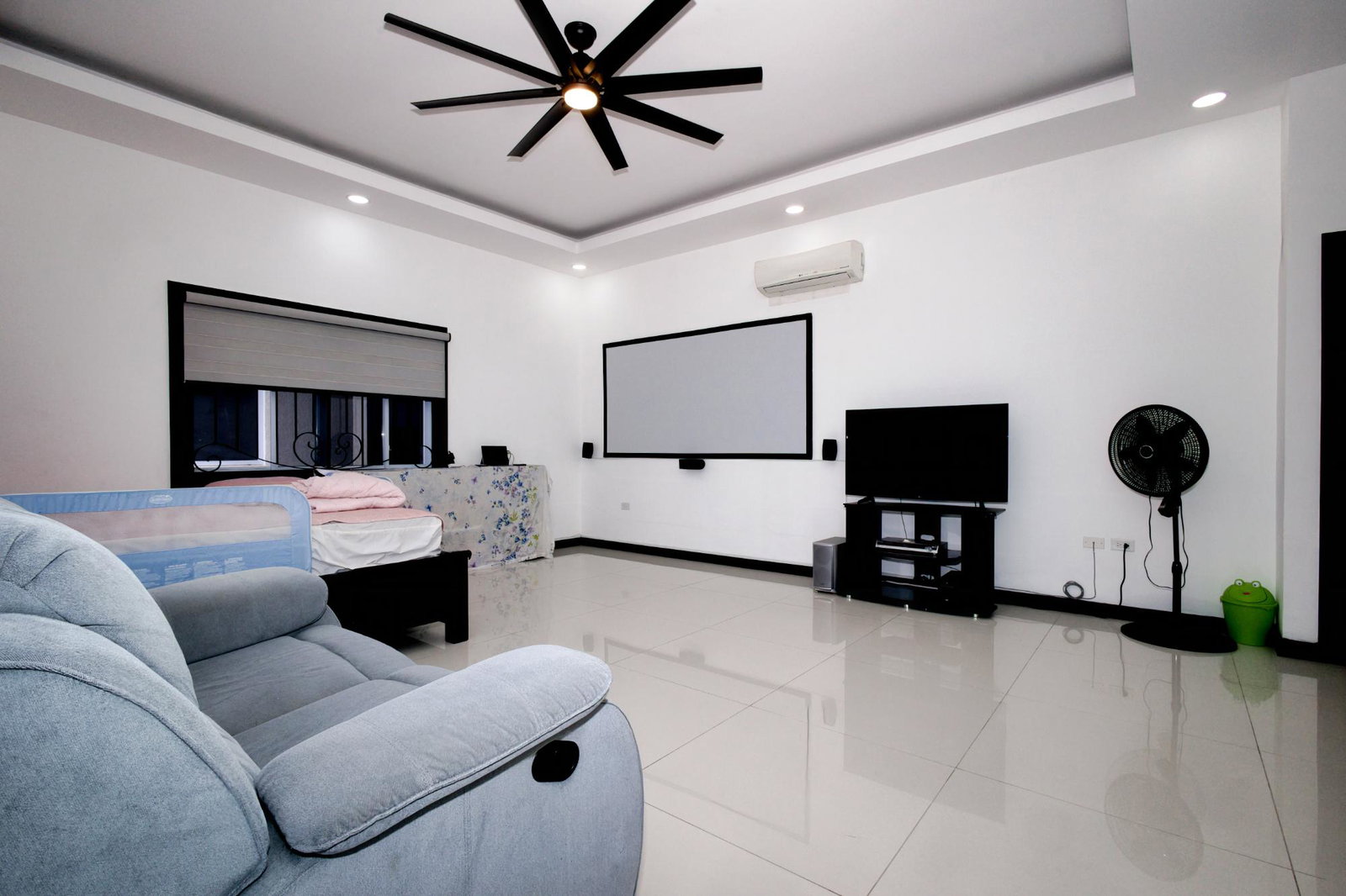 Luxury-3-Bedroom-Apartment-for-Sale-in-Kingston-8-Jamaica-16-16-Russell-Heights Seventeenth image of 16-16 Russell Heights in Kingston 8, St. Andrew, Jamaica - property is For Sale