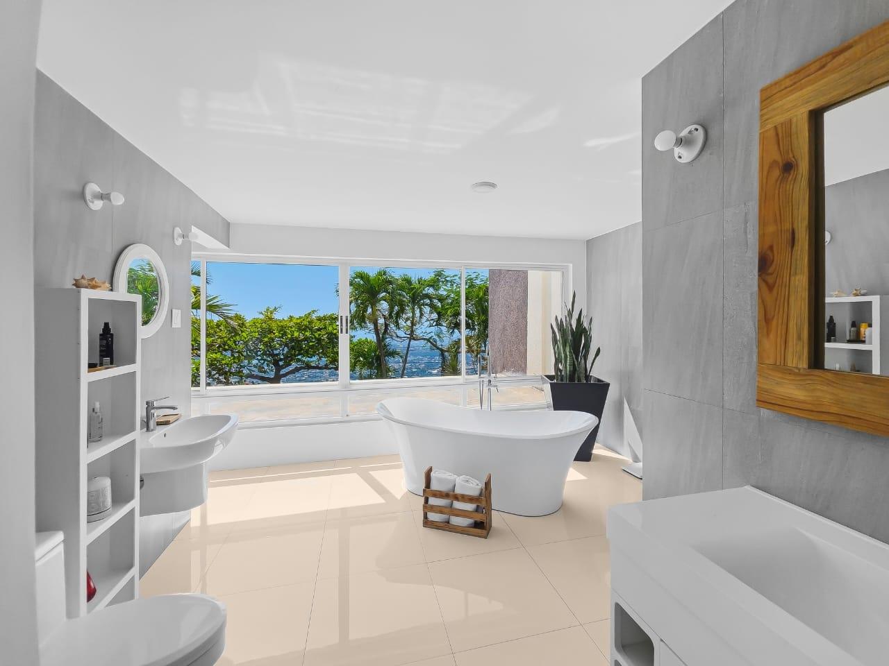 Luxury-4-Bedroom-Apartment-for-Sale-in-Skyline-Jacks-Hill-Kingston Twelfth image of 1-1 Skyline Close in Kingston 6, St. Andrew, Jamaica - property is For Sale