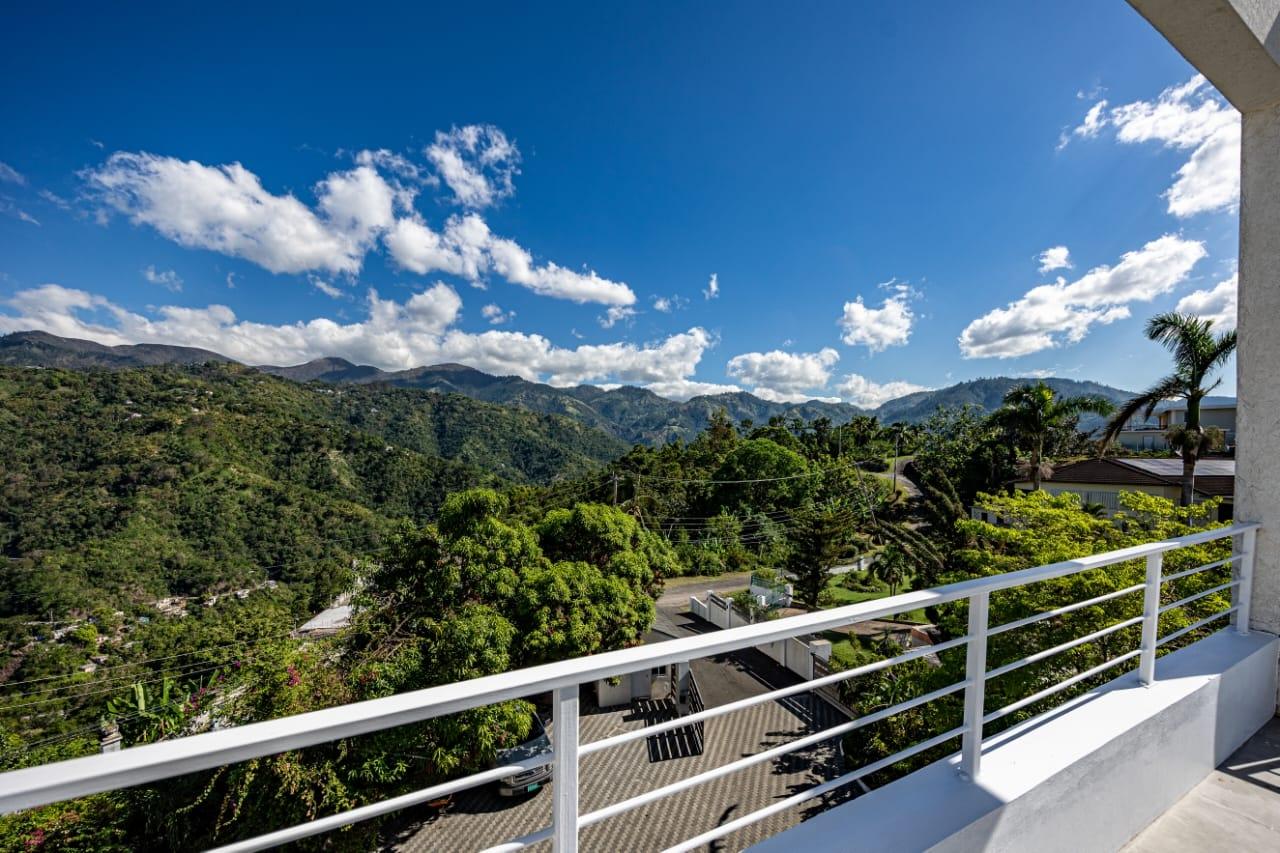 Luxury-4-Bedroom-Apartment-for-Sale-in-Skyline-Jacks-Hill-Kingston Twenty-Ninth image of 1-1 Skyline Close in Kingston 6, St. Andrew, Jamaica - property is For Sale