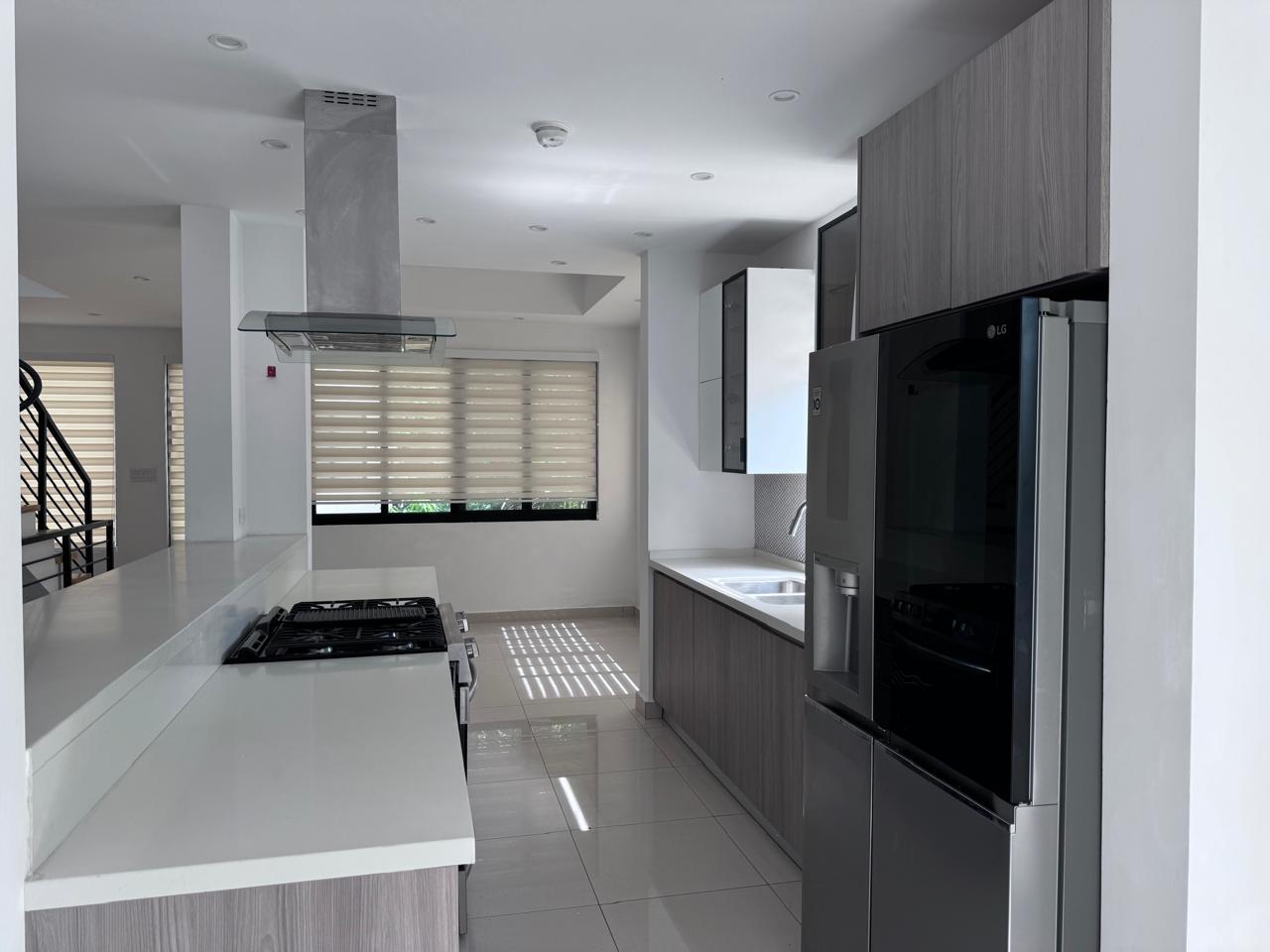 Luxury-4-Bedroom-Townhouse-for-Rent-in-The-Maluhia-Kingston-6 Second image of 10-31 Paddington Terrace in Kingston 6, St. Andrew, Jamaica - property is For Rent