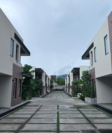 Nineteenth image of 10-31 Paddington Terrace in Kingston 6, St. Andrew, Jamaica - property is For Rent