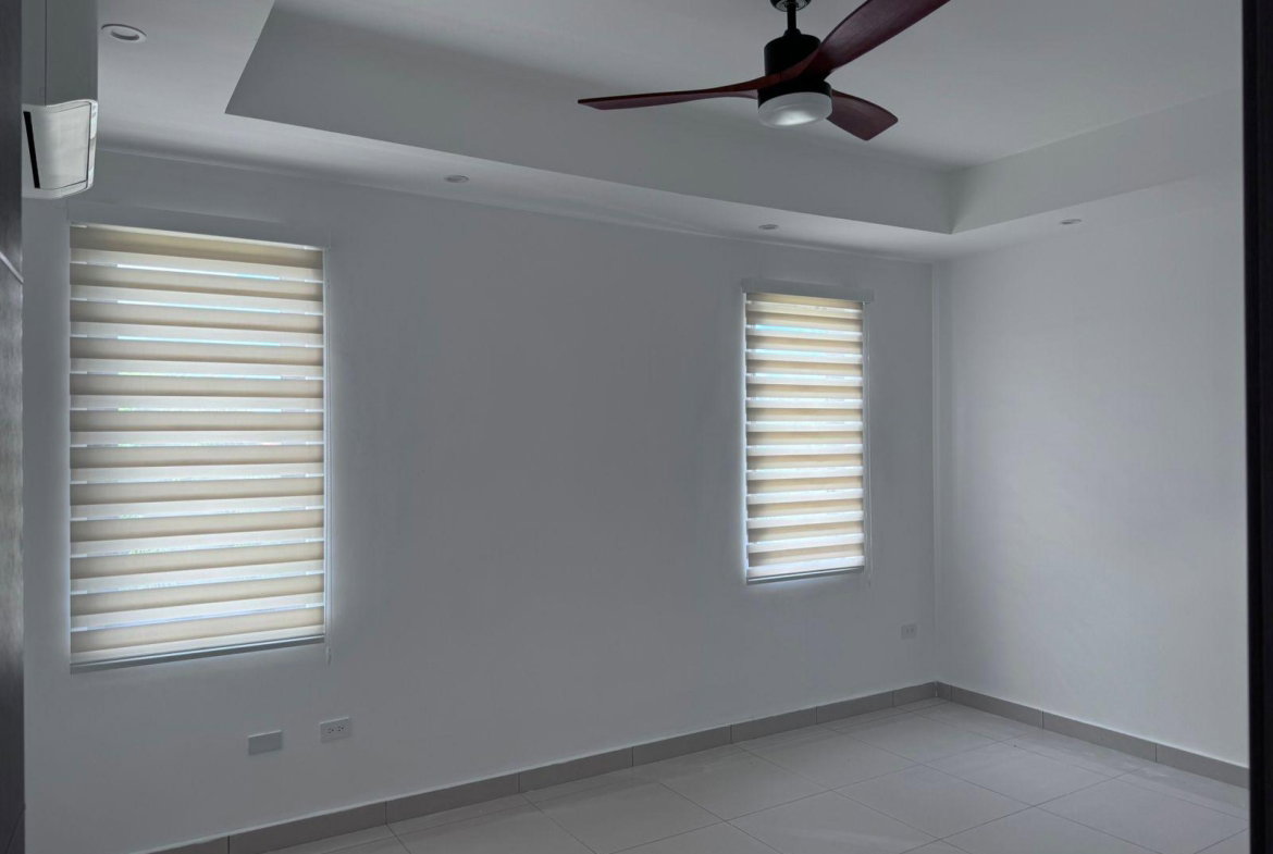 Seventh image of 10-31 Paddington Terrace in Kingston 6, St. Andrew, Jamaica - property is For Rent