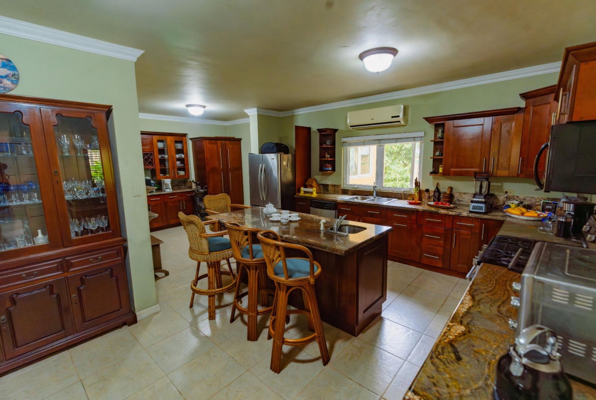 Seventeenth image of 19-21 Farringdon Drive in Kingston 6, St. Andrew, Jamaica - property is For Sale