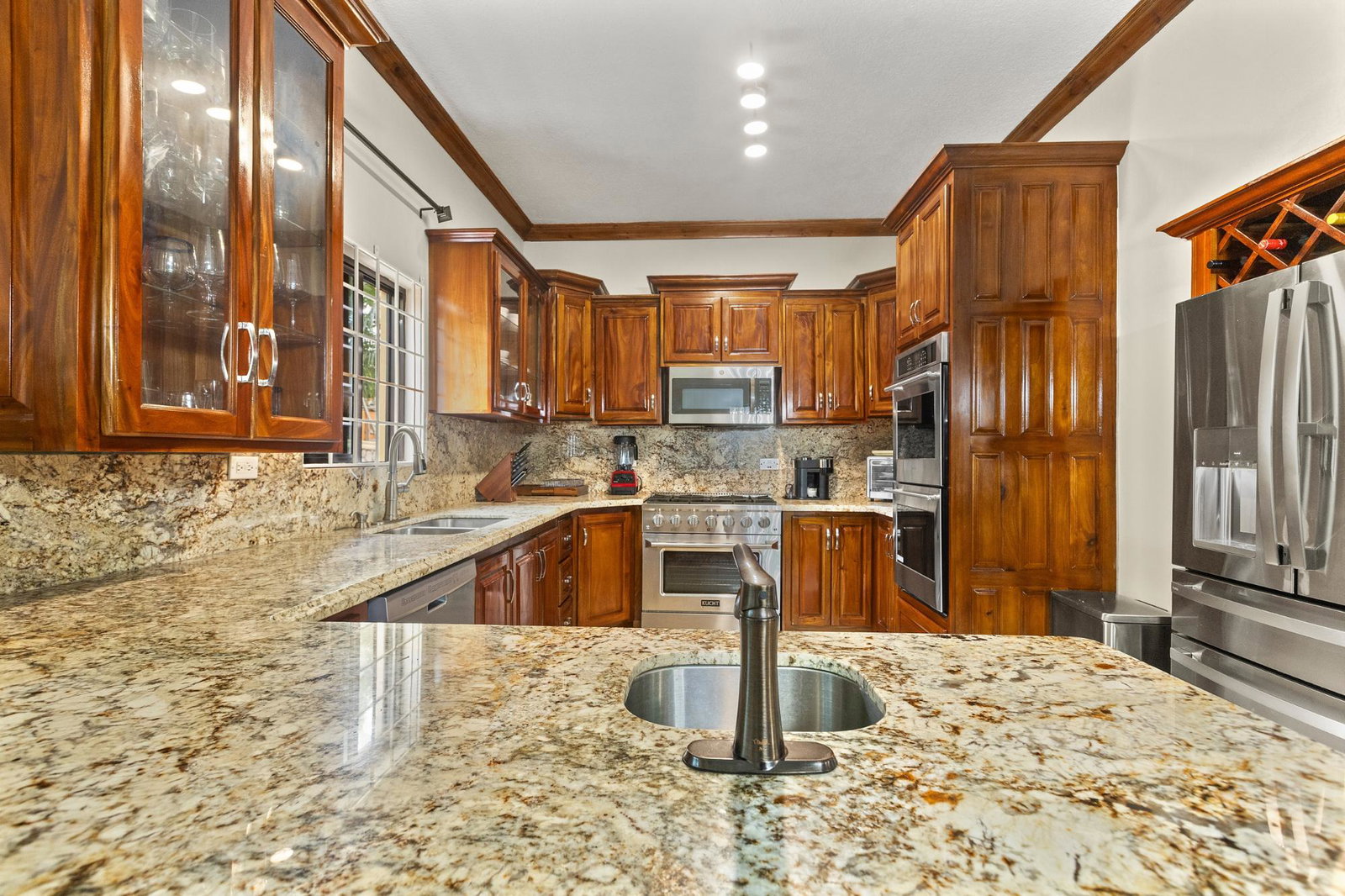 Luxury-6-Bedroom-House-for-Sale-in-Ingleside-Battersea-Mandeville-Jamaica Seventh image of 14 Ingleside, Battersea Mand in Battersea, Manchester, Jamaica - property is For Sale