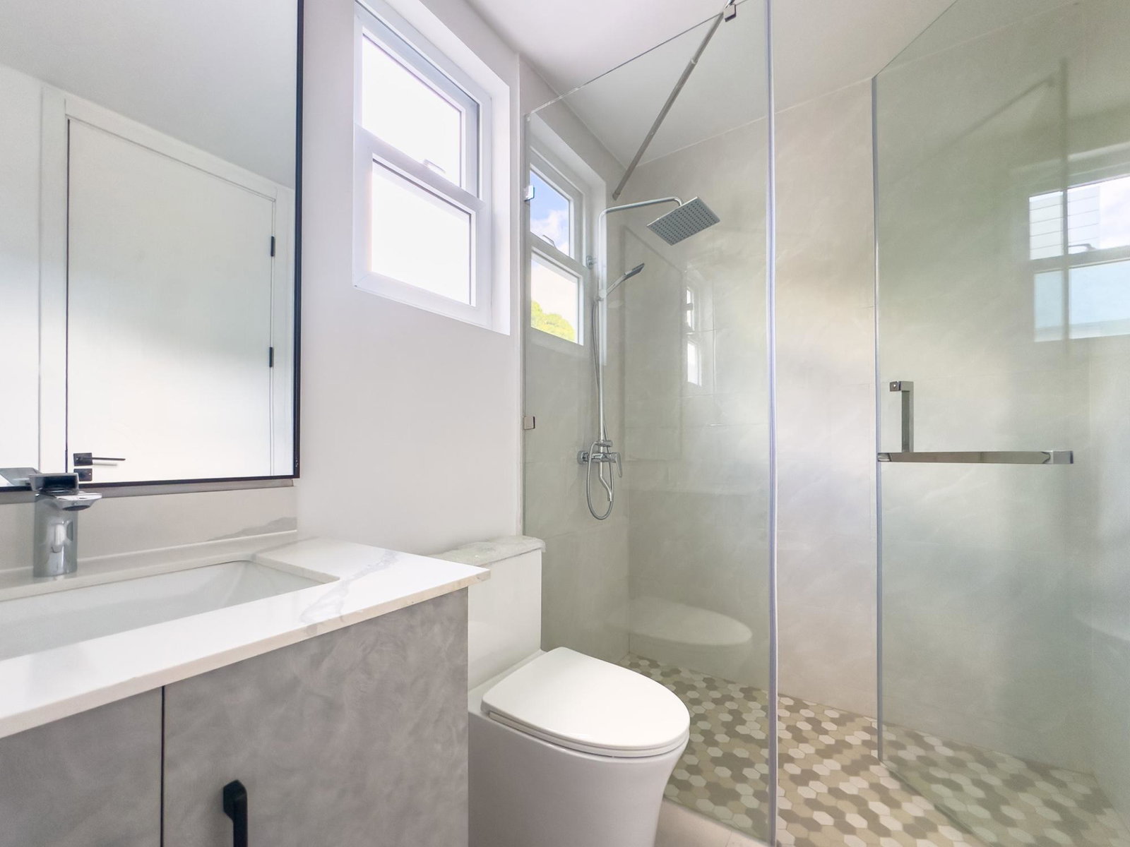 Ninth image of 406-44 Upper Waterloo Road in Kingston 8, St. Andrew, Jamaica - property is For Sale