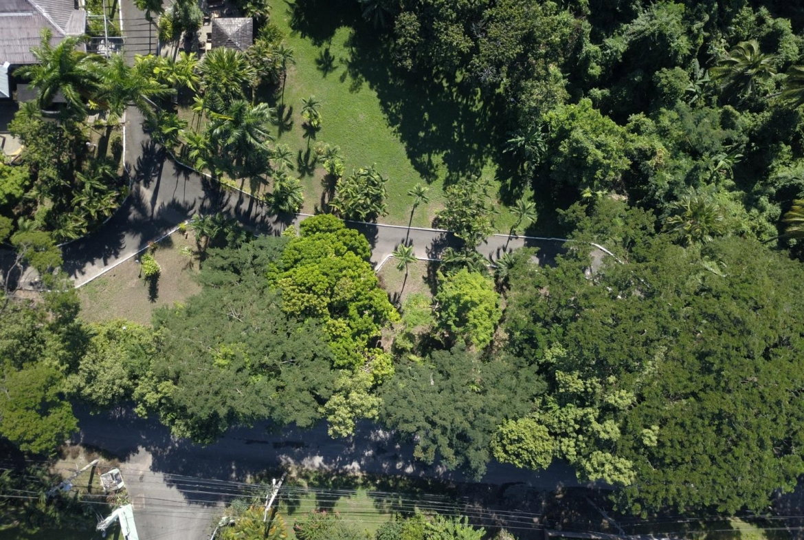 Tenth image of 2 Long Lane in Kingston 8, St. Andrew, Jamaica - property is For Sale